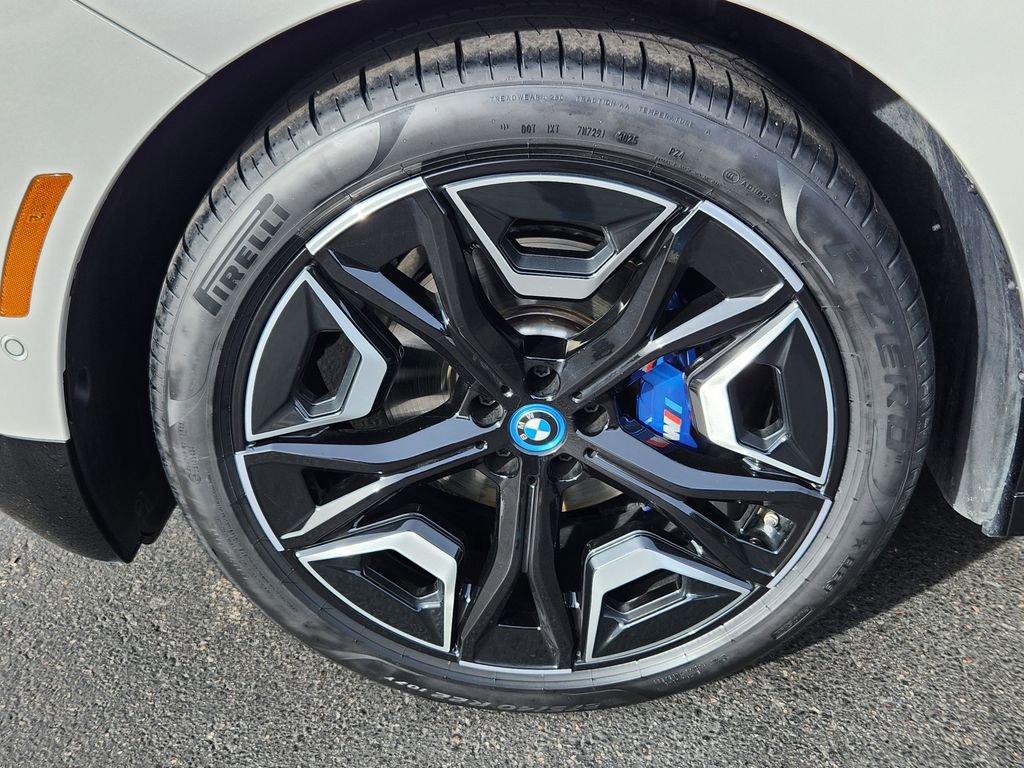 Certified 2025 BMW iX M60 image 28