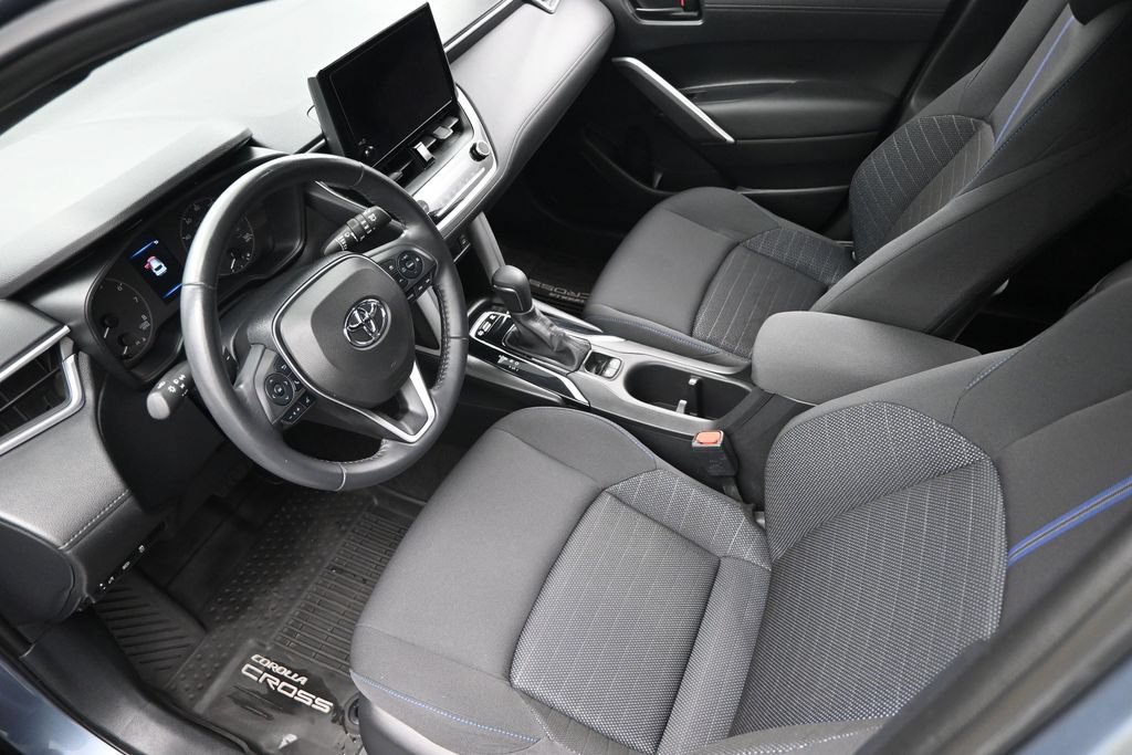 Used 2023 Toyota Corolla Cross AWD Hybrid image 7