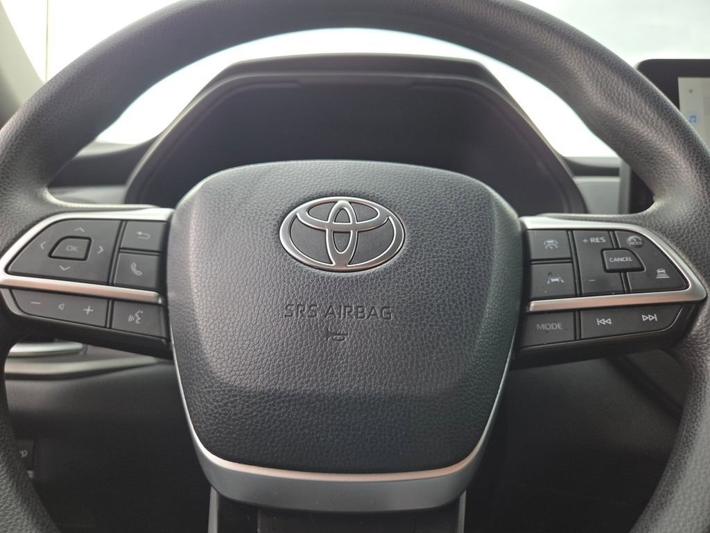 Used 2025 Toyota Grand Highlander FWD image 31