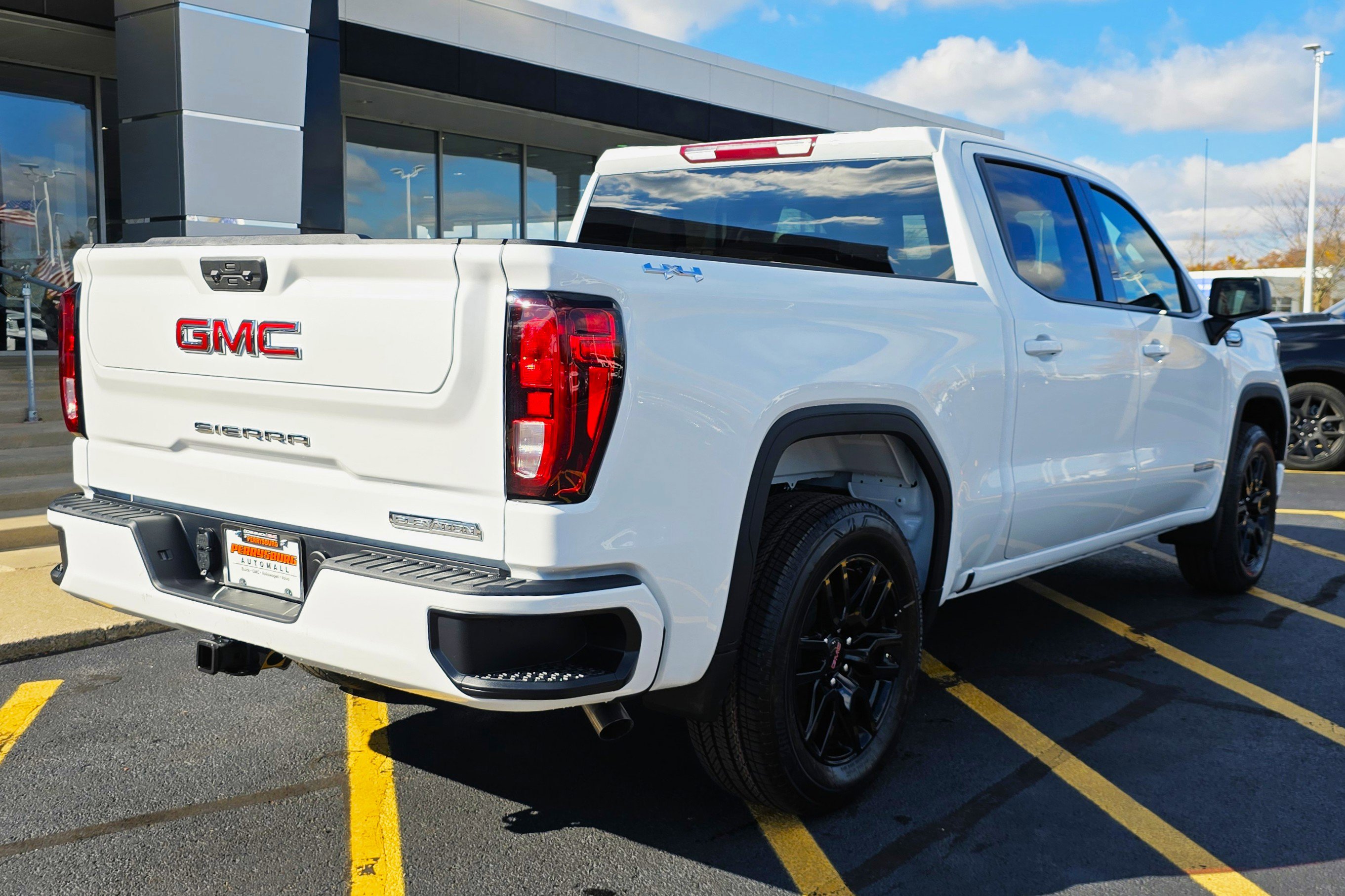 New 2026 GMC Sierra 1500 Elevation image 9