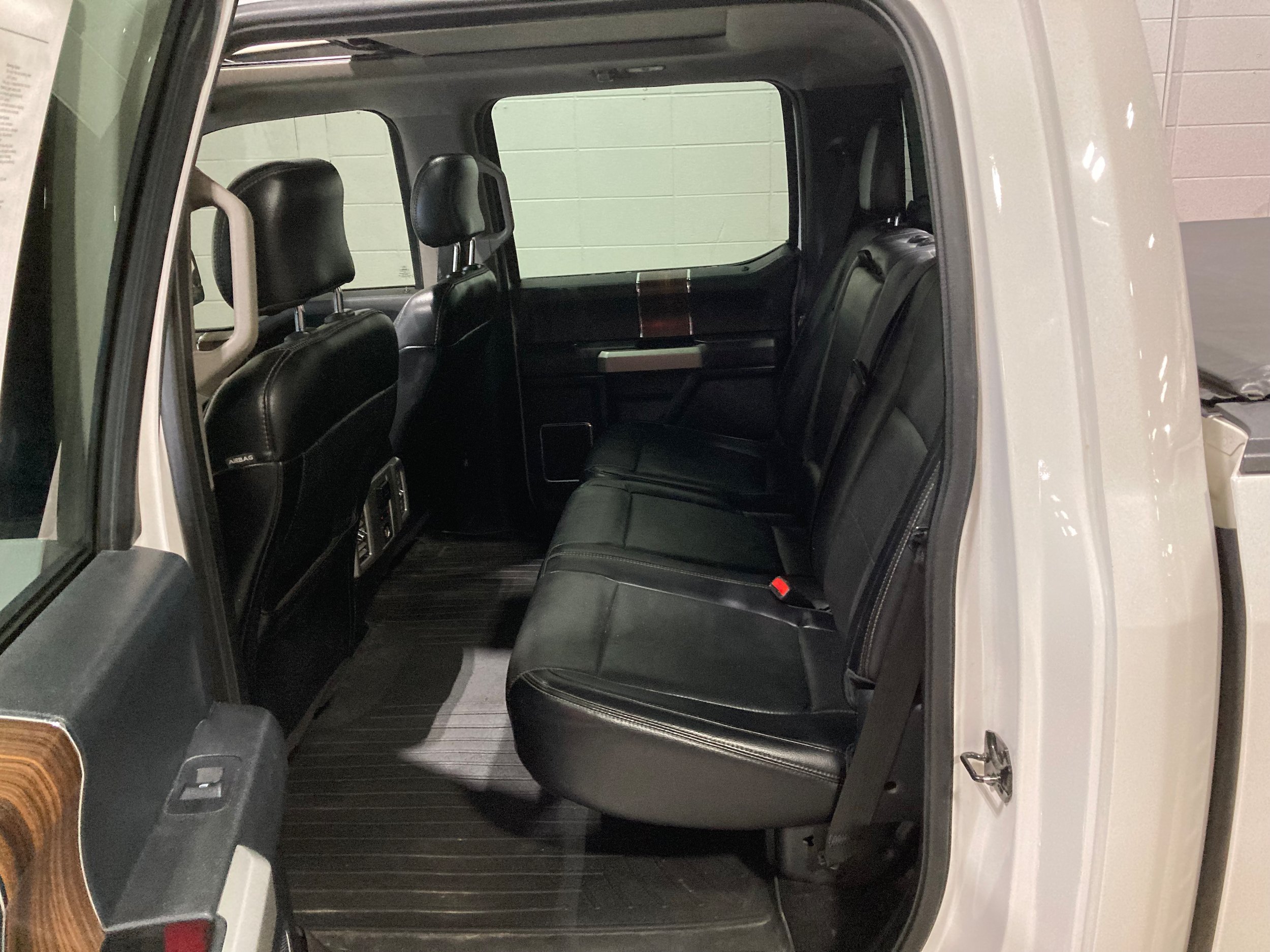 Used 2016 Ford F150 Lariat w/ Equipment Group 502A Luxury AWD/4WD image 19