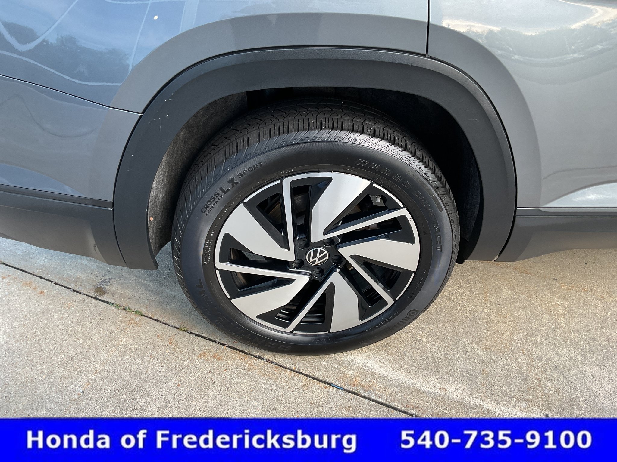 Used 2025 Volkswagen Atlas SE AWD/4WD image 12