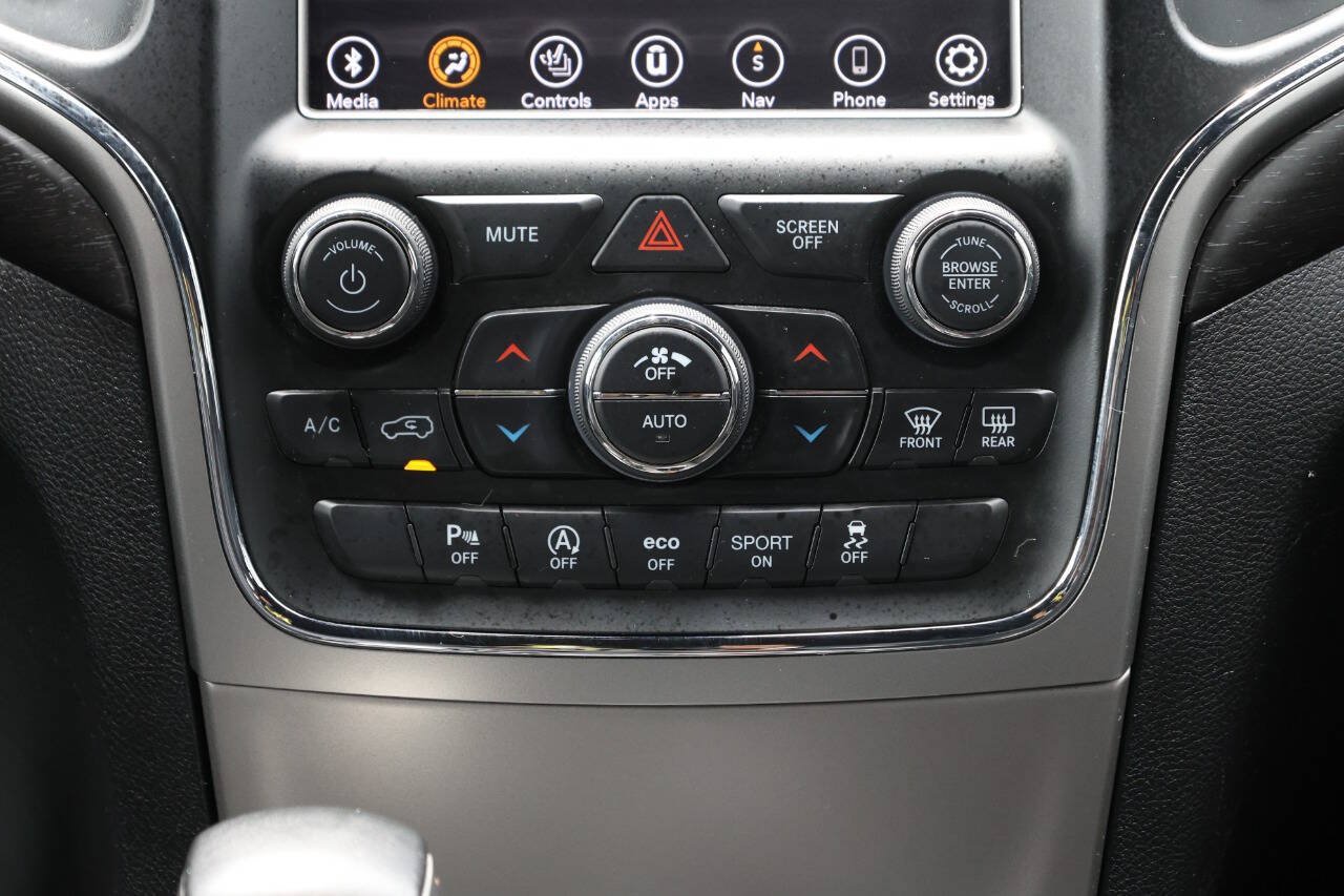 Used 2018 Jeep Grand Cherokee Altitude AWD/4WD image 21