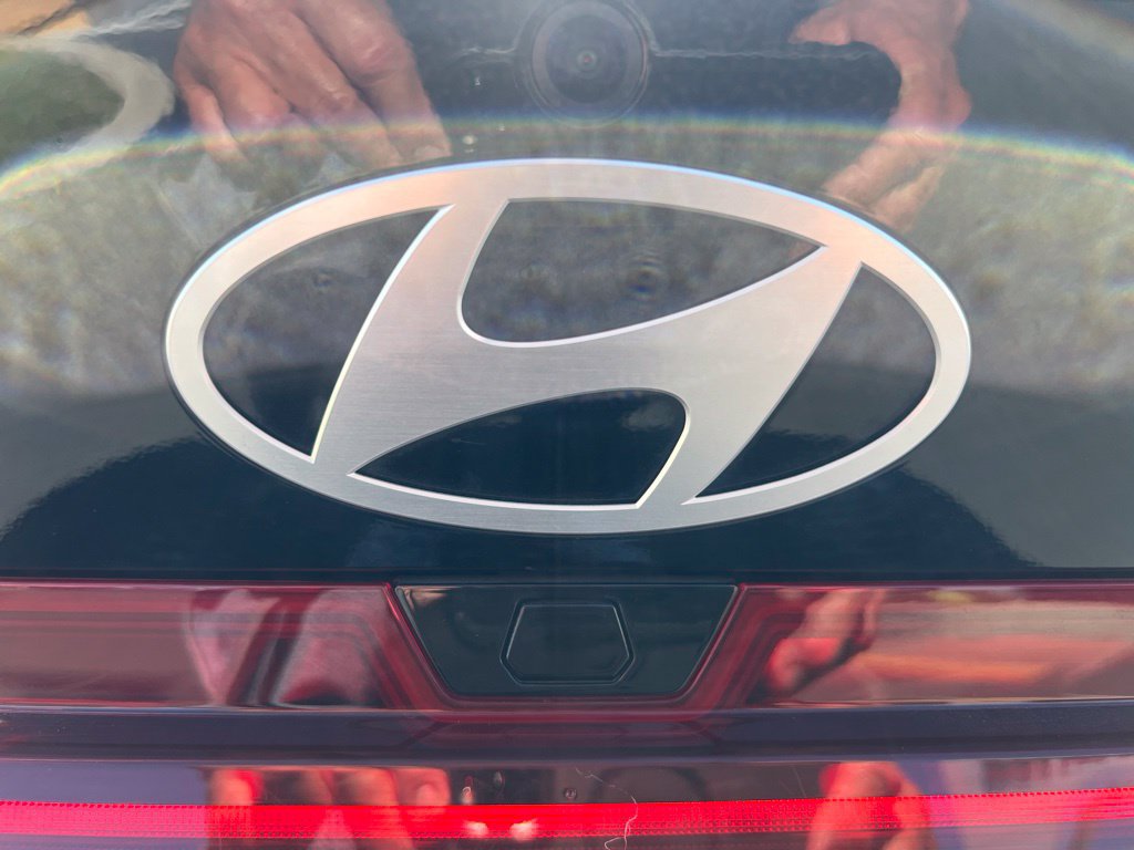 Used 2025 Hyundai Elantra Hybrid FWD image 36