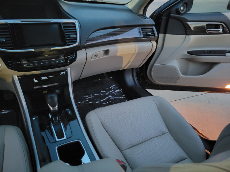 Used 2017 Honda Accord EX-L image 27