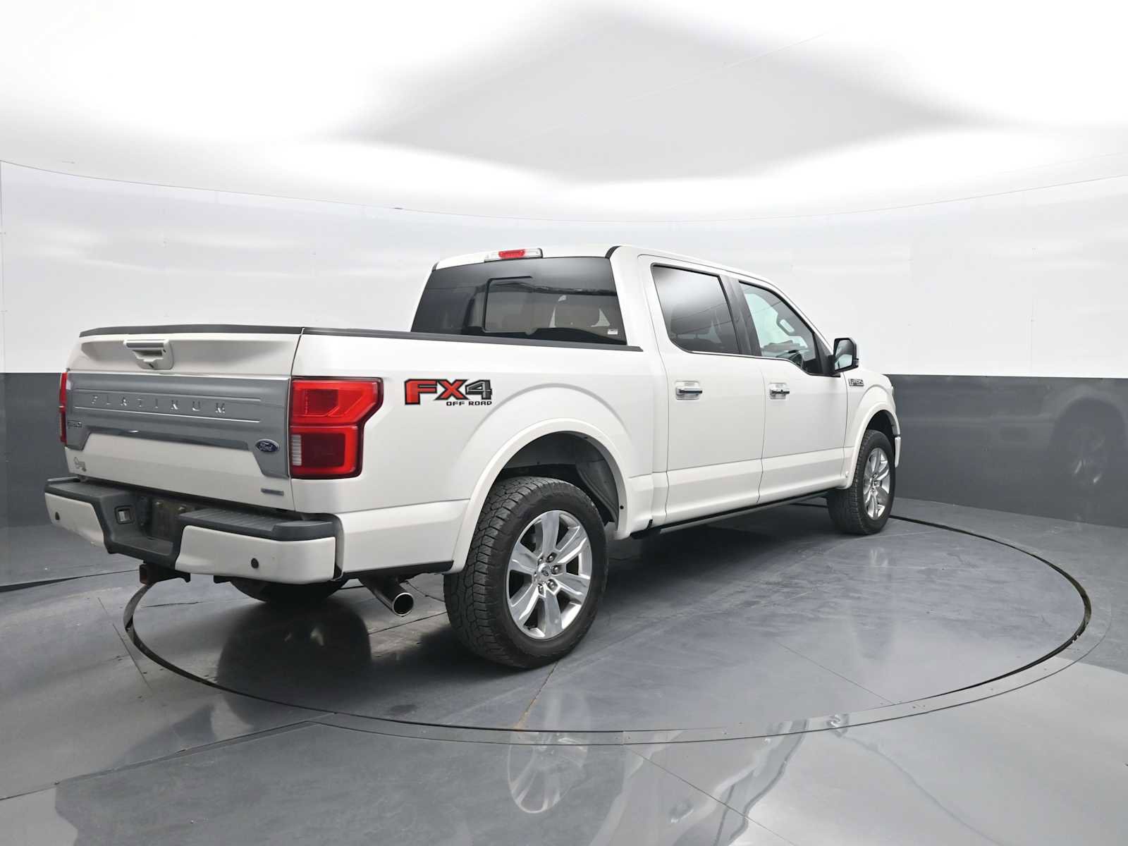 Used 2018 Ford F150 Platinum w/ Equipment Group 701A Luxury AWD/4WD image 7