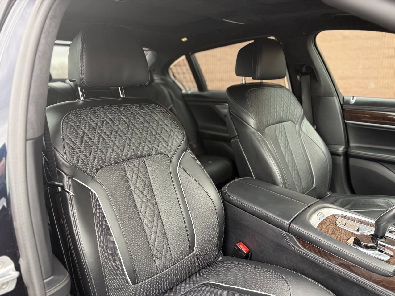 Used 2017 BMW 750i xDrive image 14