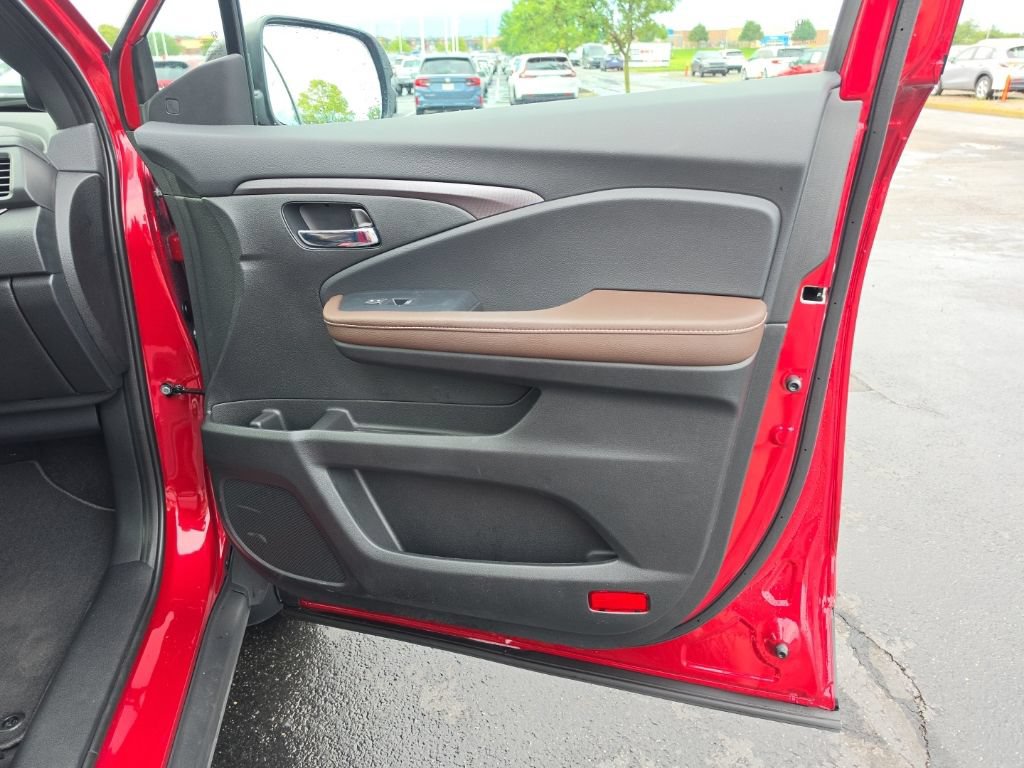 Certified 2025 Honda Ridgeline RTL image 31