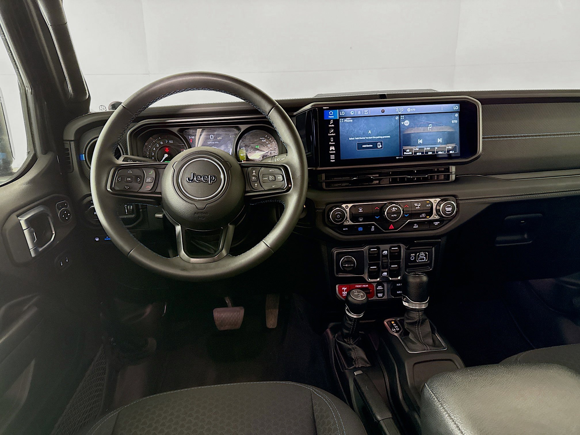 Used 2024 Jeep Wrangler Unlimited Rubicon 4xe image 24