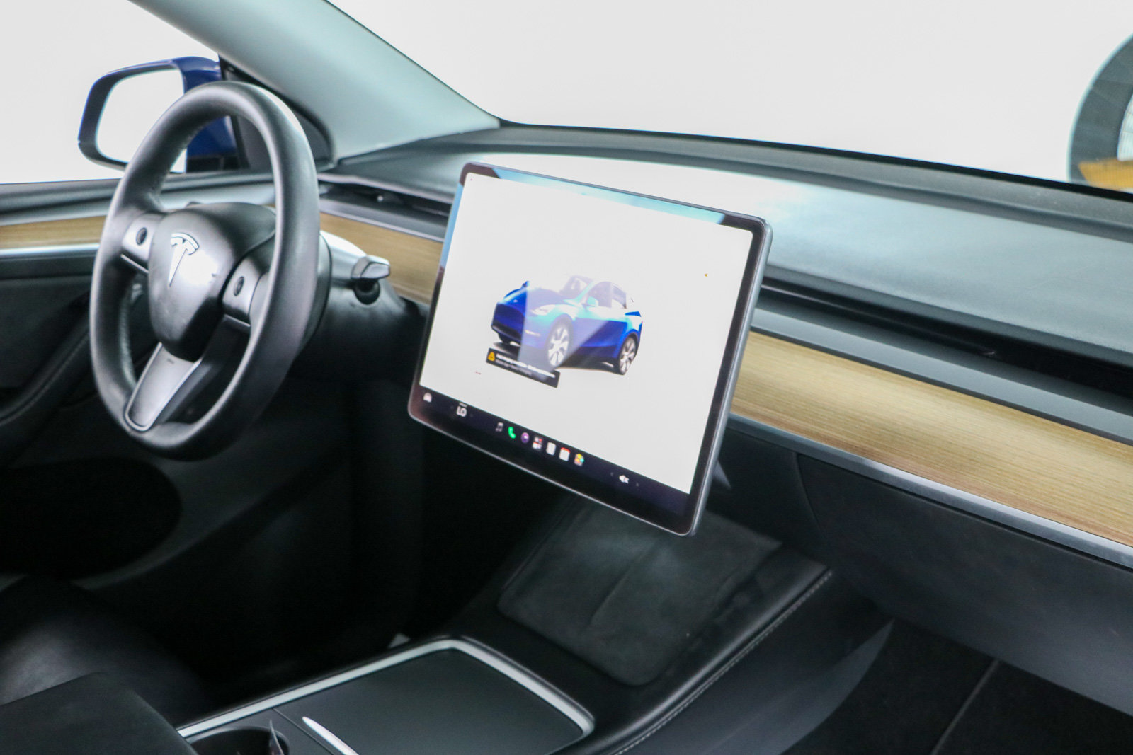 Used 2023 Tesla Model Y Long Range AWD/4WD image 23