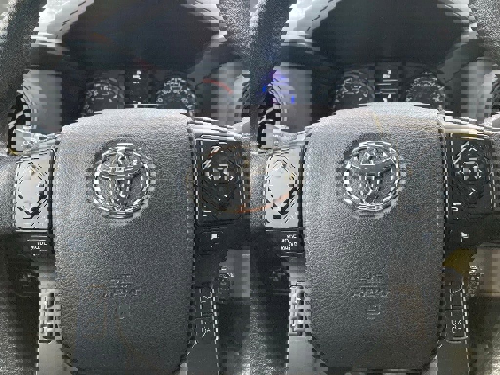 Used 2020 Toyota Tacoma SR image 21