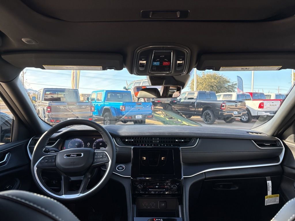 New 2025 Jeep Grand Cherokee L Altitude image 40