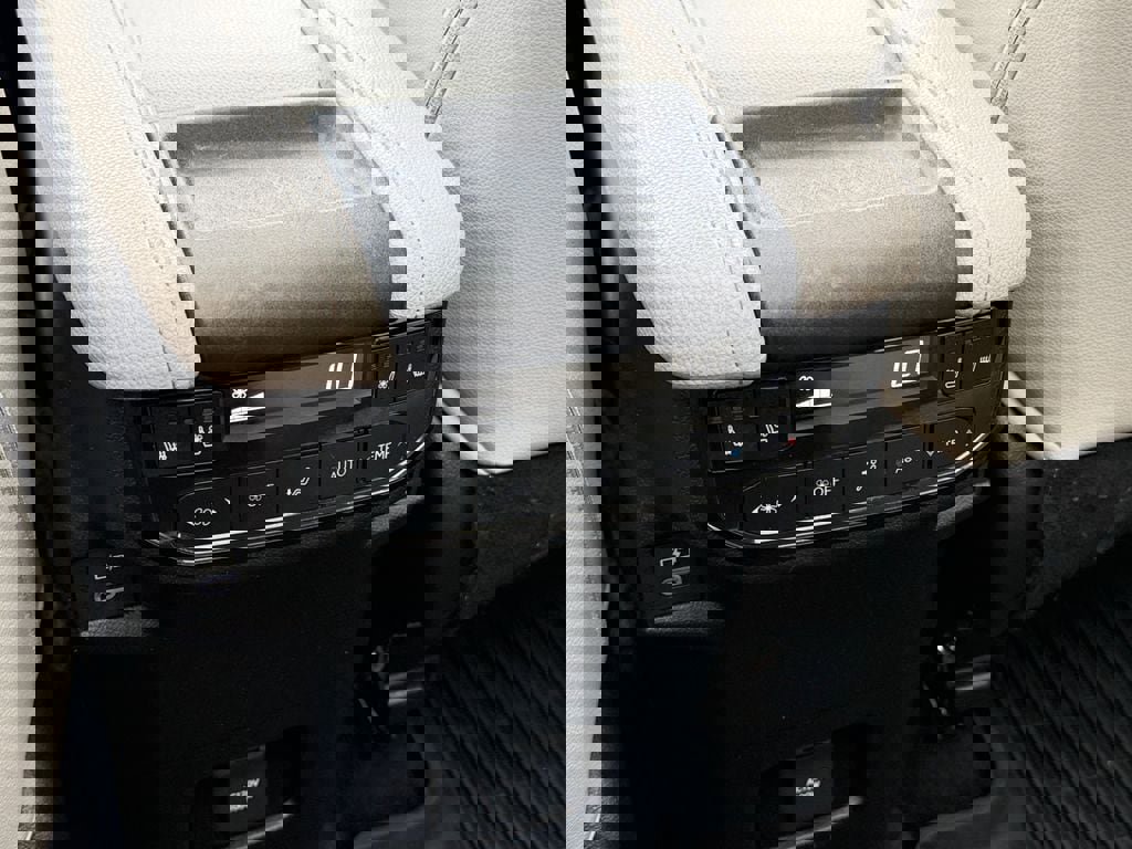 Certified 2024 Toyota Grand Highlander Platinum AWD/4WD image 30