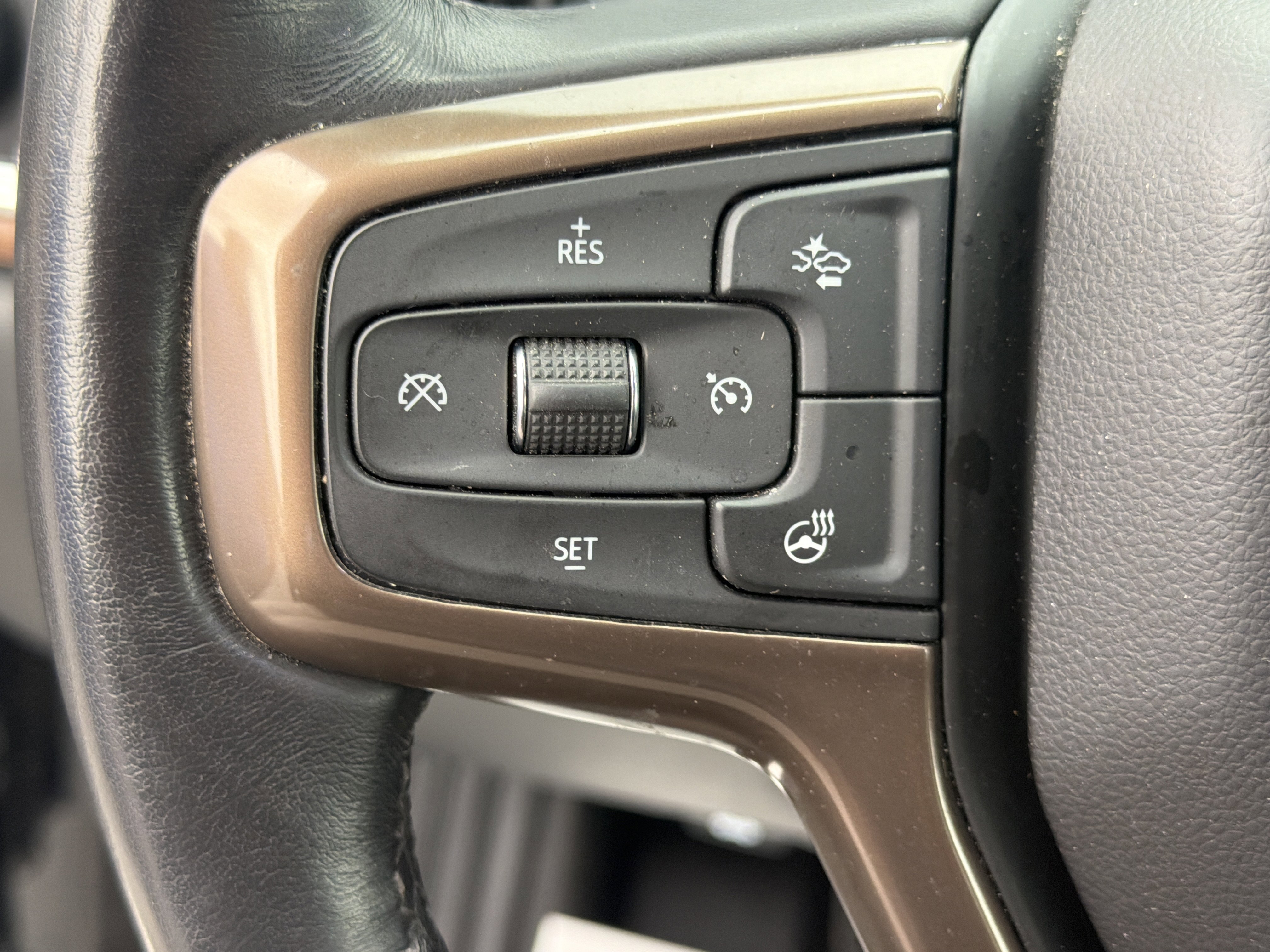 Used 2021 Chevrolet Silverado 2500 High Country w/ Technology Package image 18