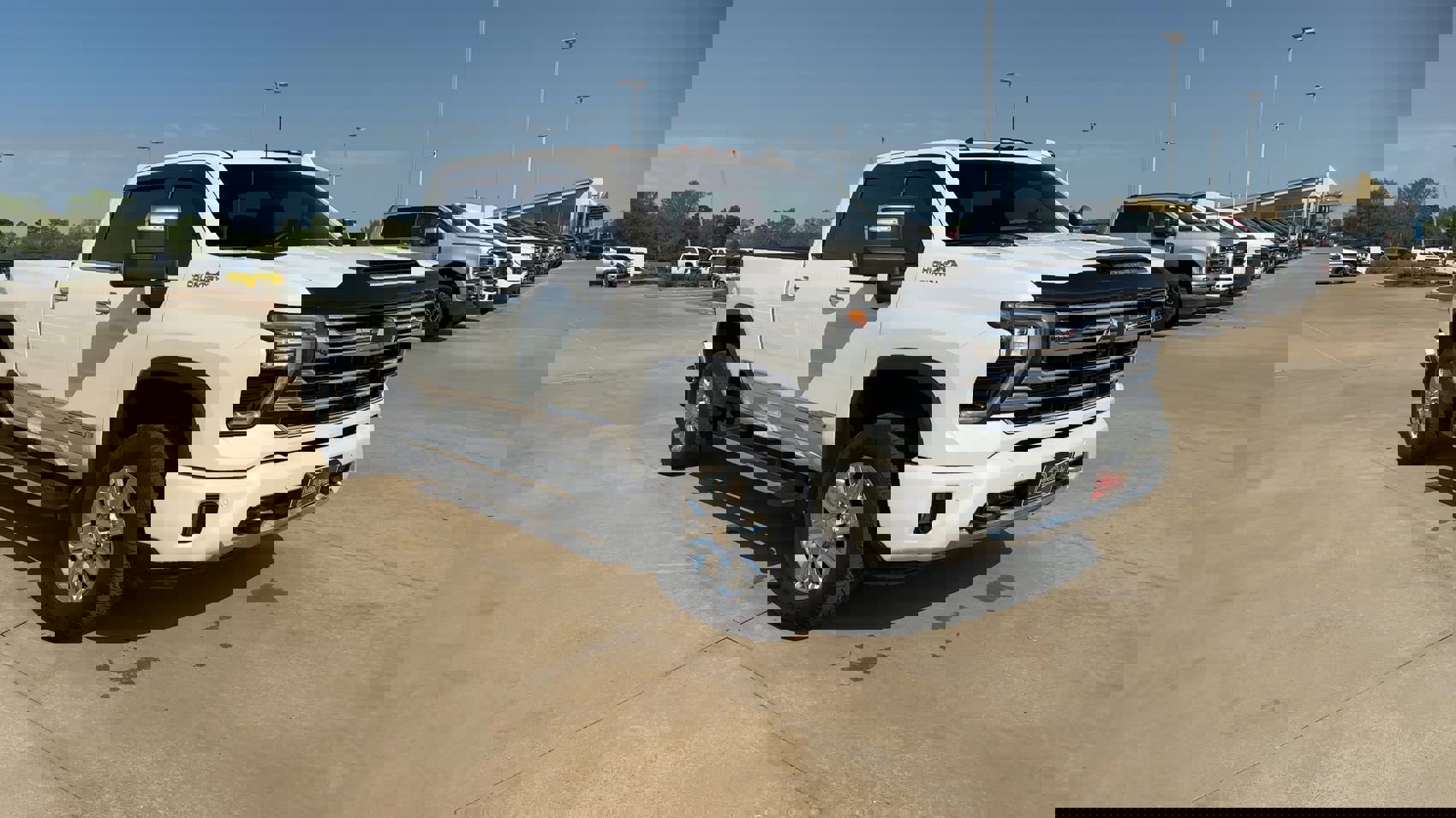 Used 2024 Chevrolet Silverado 2500 High Country w/ High Country Premium Package image 2