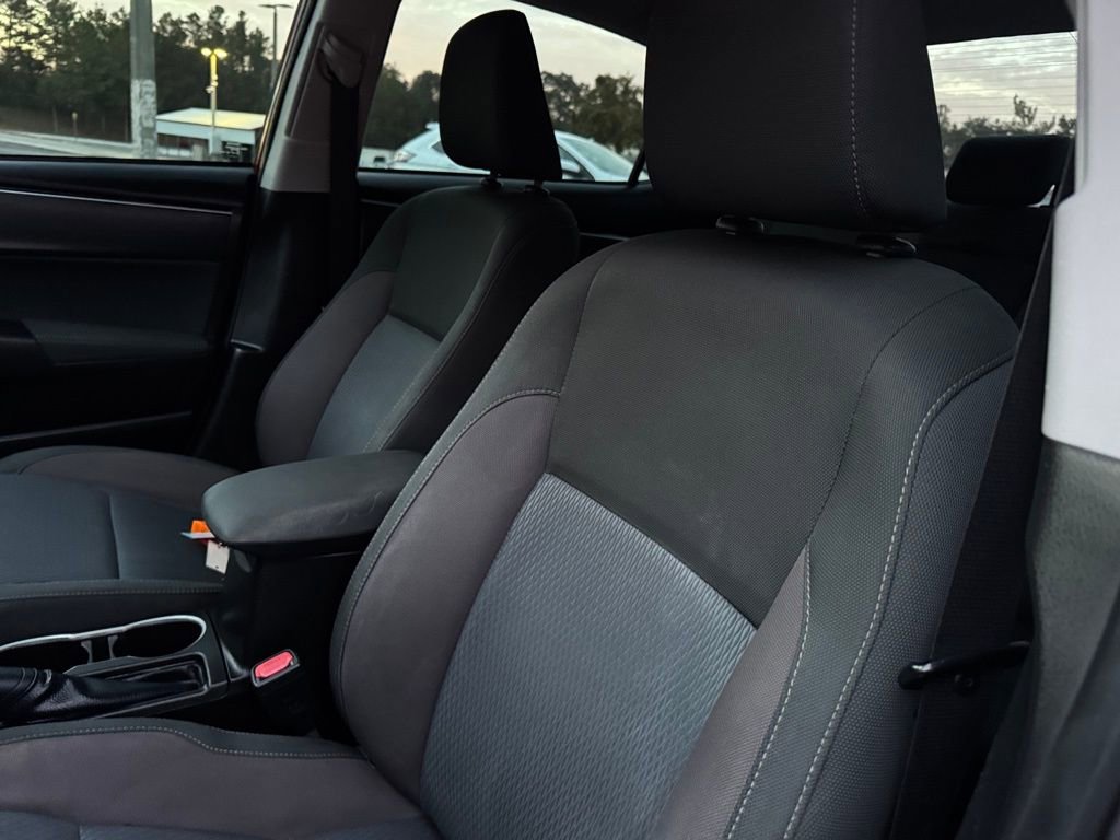 Used 2018 Toyota Corolla LE image 34