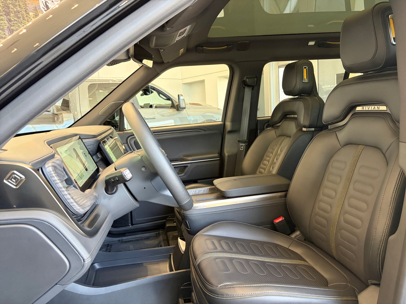 Used 2026 Rivian R1S Adventure Tri AWD/4WD image 12