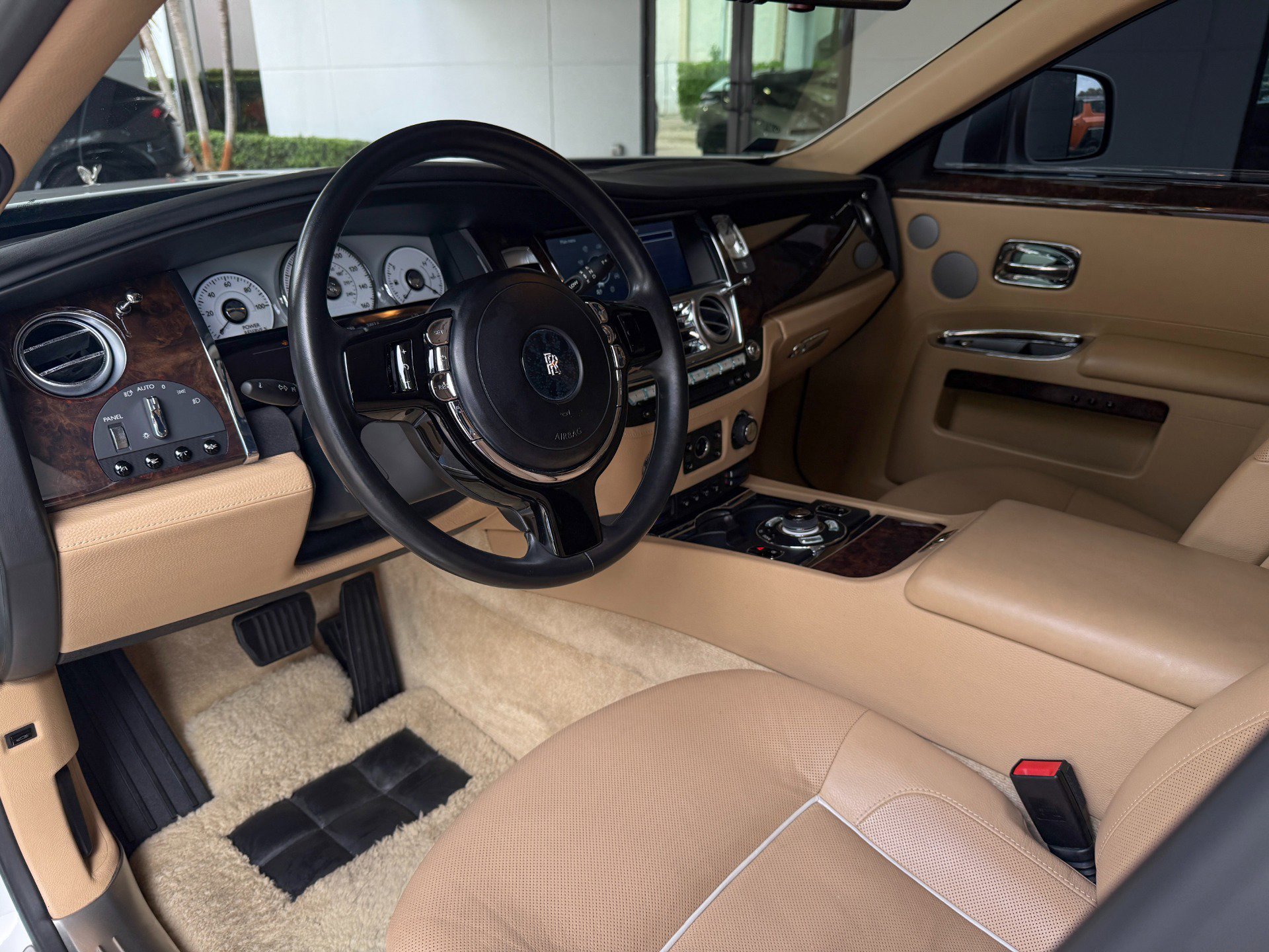 Used 2011 Rolls-Royce Ghost image 18