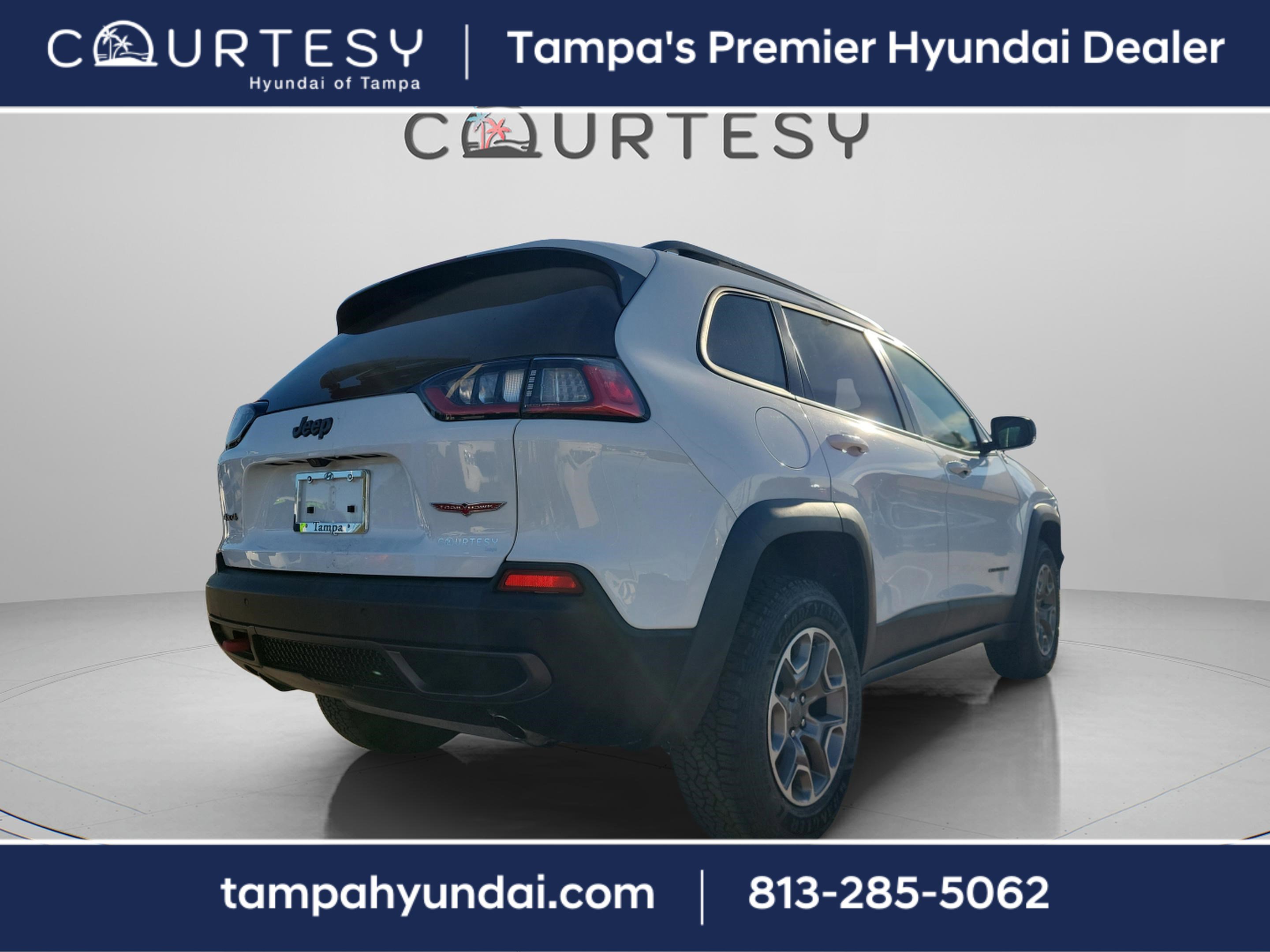 Used 2021 Jeep Cherokee Trailhawk w/ Comfort/Convenience Group image 3