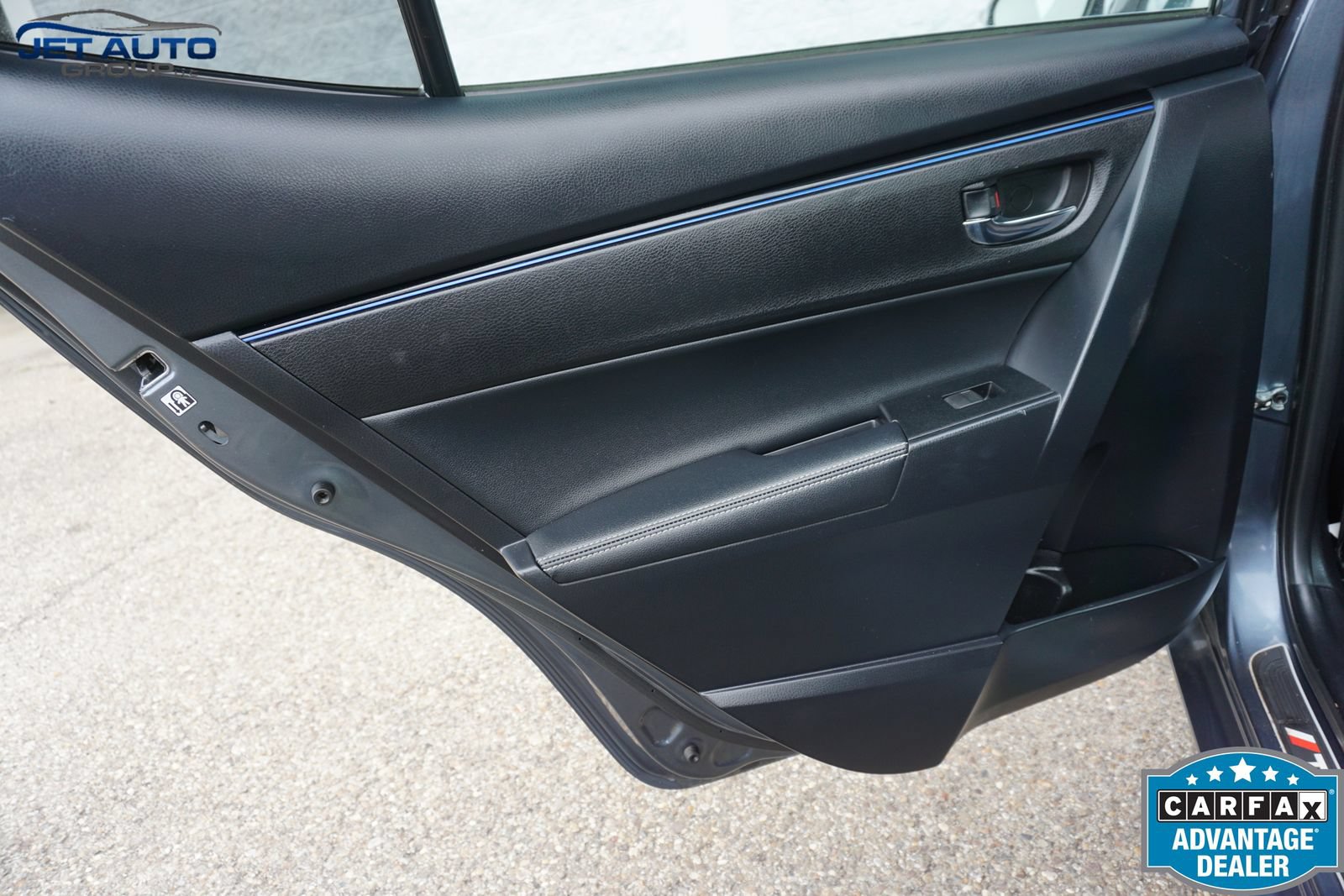 Used 2017 Toyota Corolla SE FWD image 18