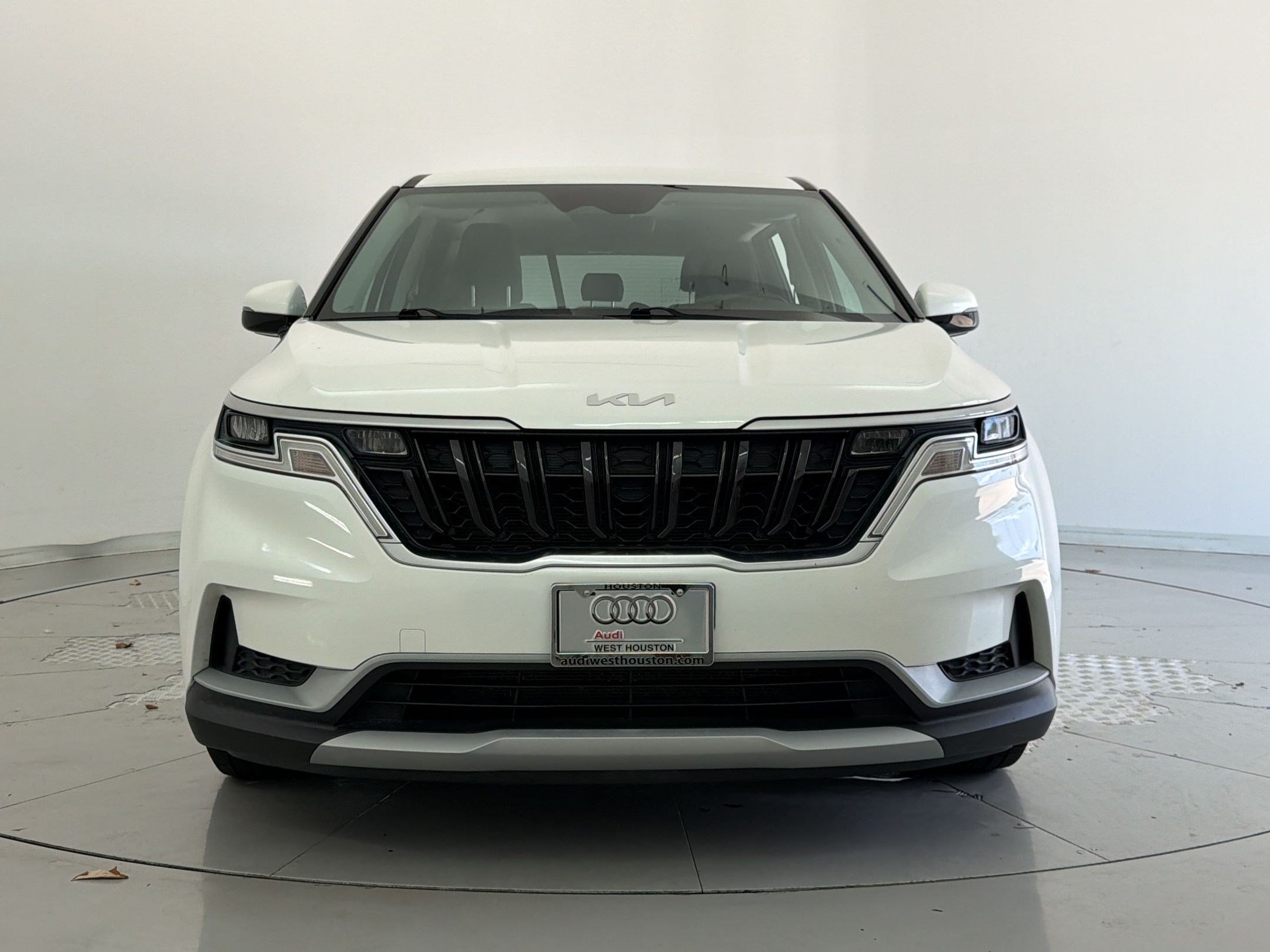Used 2022 Kia Carnival LX FWD image 6