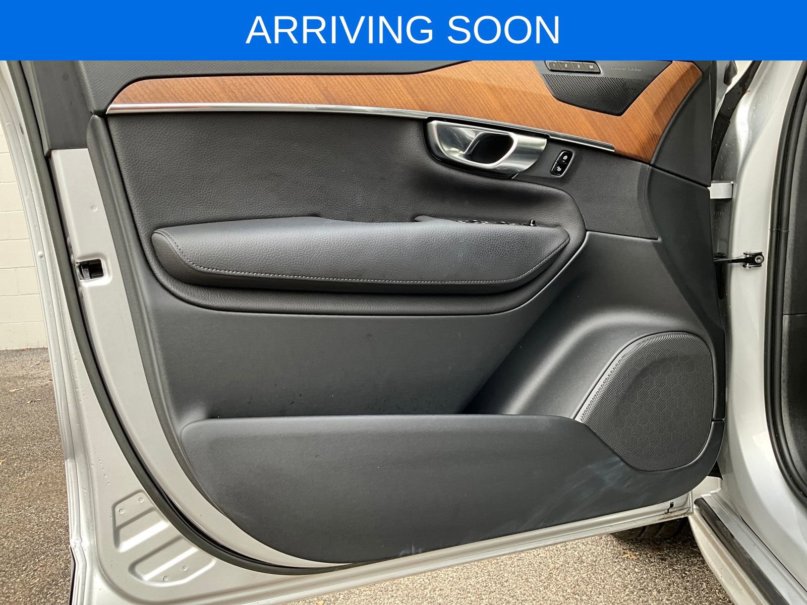 Certified 2022 Volvo XC90 T6 Momentum w/ Advanced Package image 10