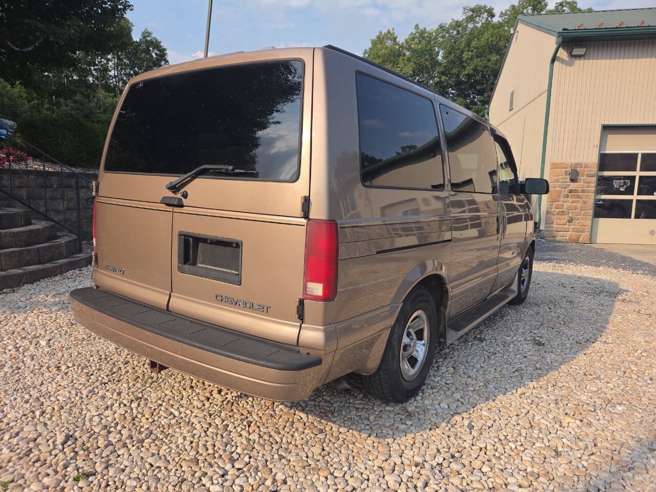 Used 2002 Chevrolet Astro Passenger AWD image 7