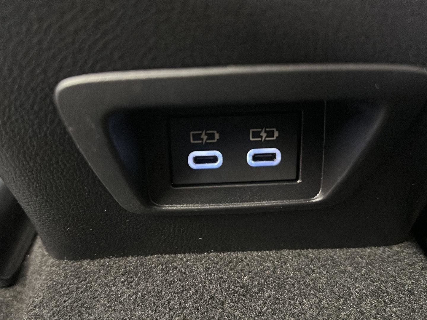 Used 2025 Toyota Corolla Cross XLE w/ Convenience Package image 17