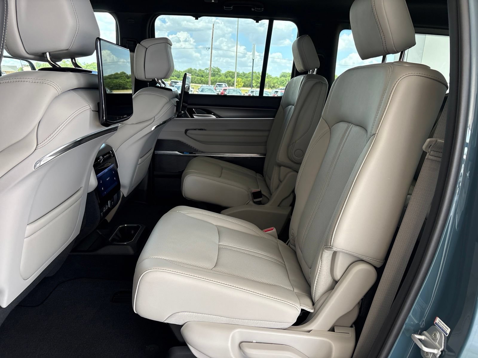 New 2026 Jeep Grand Wagoneer Summit w/ Rear Seat Video Group I AWD/4WD image 20