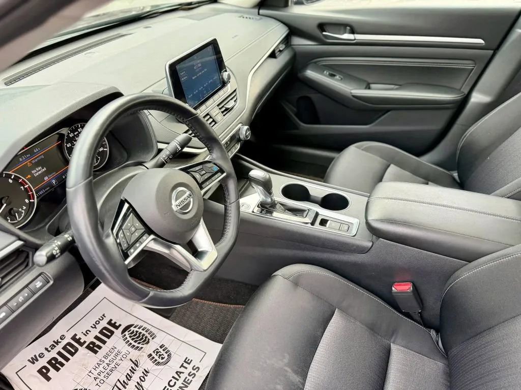 Used 2019 Nissan Altima 2.5 SV image 2