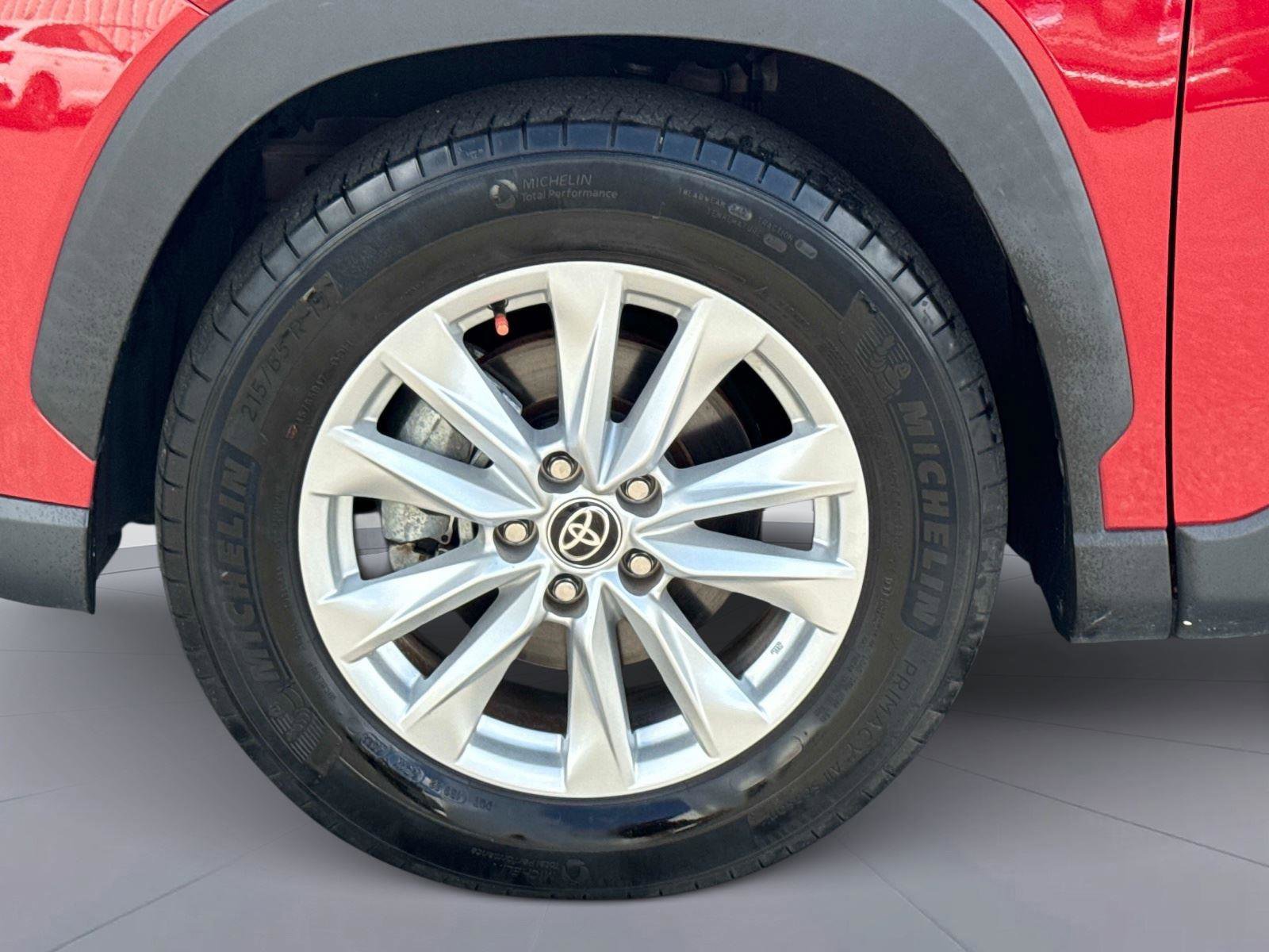 Used 2023 Toyota Corolla Cross LE w/ Moonroof Package image 10