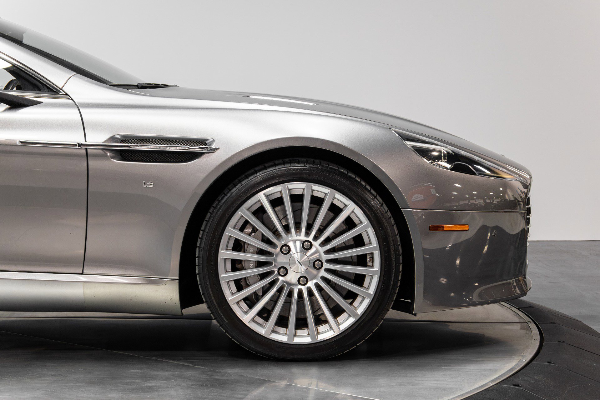 Used 2016 Aston Martin Rapide S image 19