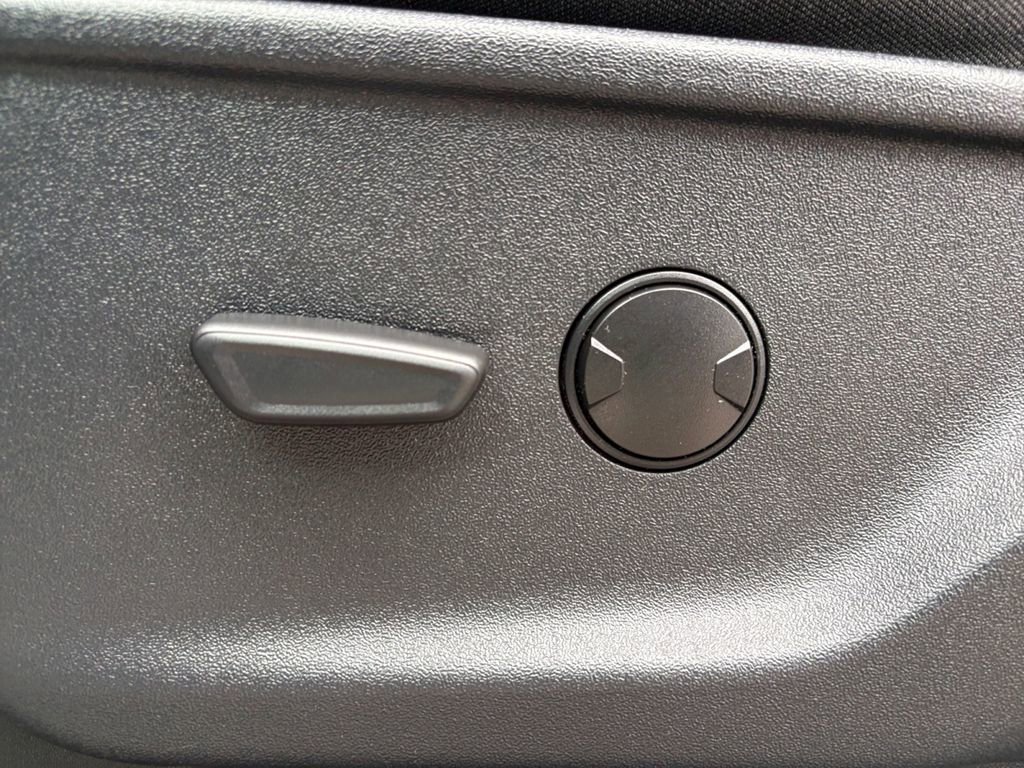 Used 2024 Ford F150 XLT image 12