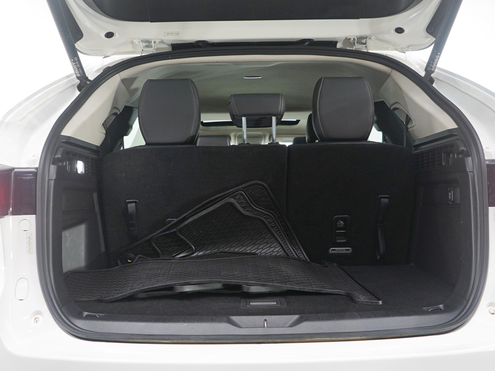 Certified 2024 MAZDA CX-90 3.3 Turbo w/ Preferred Plus image 18