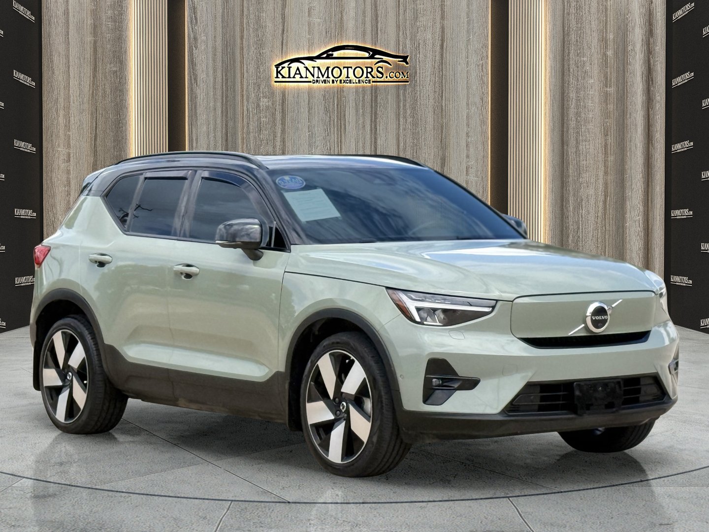 Used 2023 Volvo XC40 Recharge Ultimate