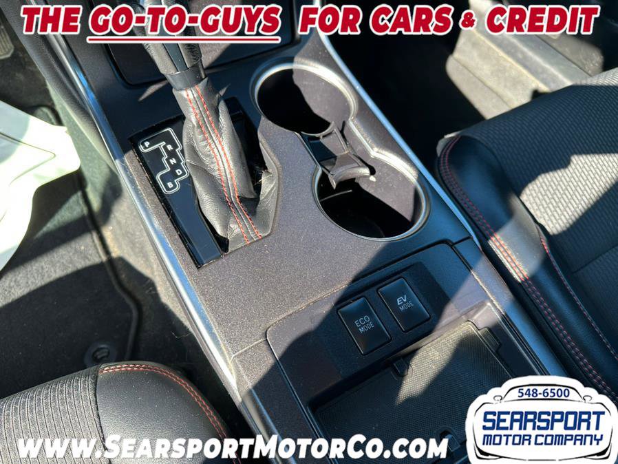 Used 2017 Toyota Camry SE image 8