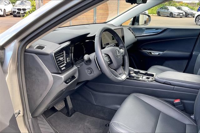 Used 2025 Lexus NX 350h AWD w/ Premium Package image 13