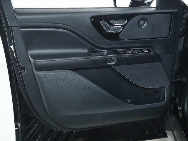 Used 2020 Lincoln Aviator Reserve w/ Class IV Trailer Tow Package image 17