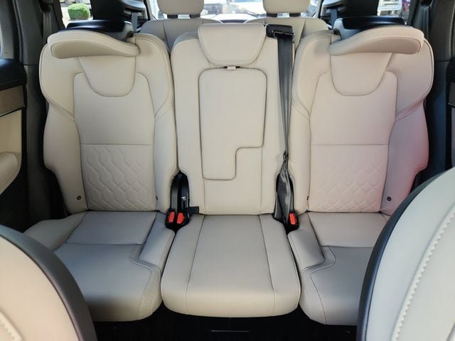 Certified 2026 Volvo XC90 B6 Core w/ Protection Package AWD/4WD image 13