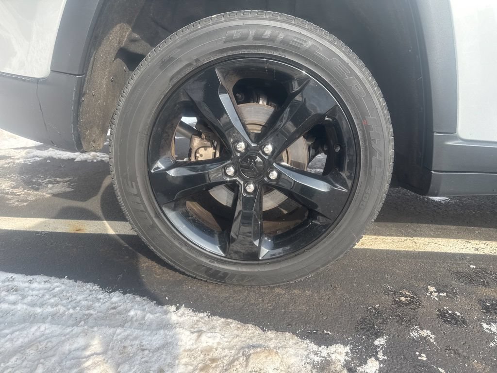Used 2024 Jeep Grand Cherokee Altitude AWD/4WD image 47