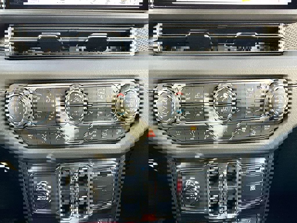 New 2026 Jeep Gladiator Rubicon w/ Dual Top Group image 16