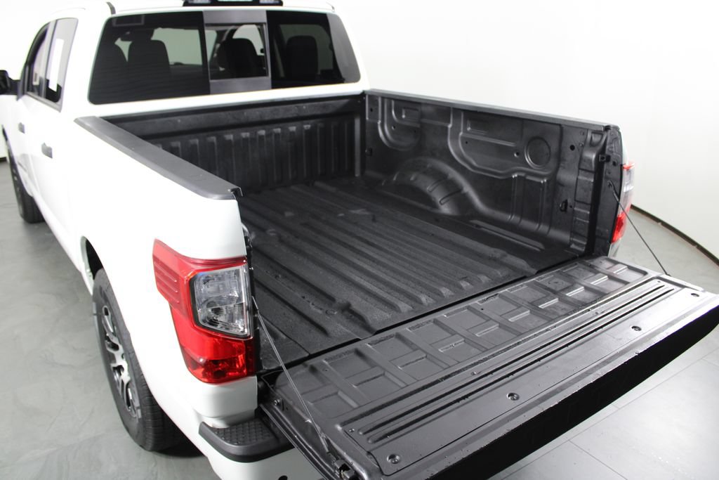 Certified 2023 Nissan Titan SV RWD image 17