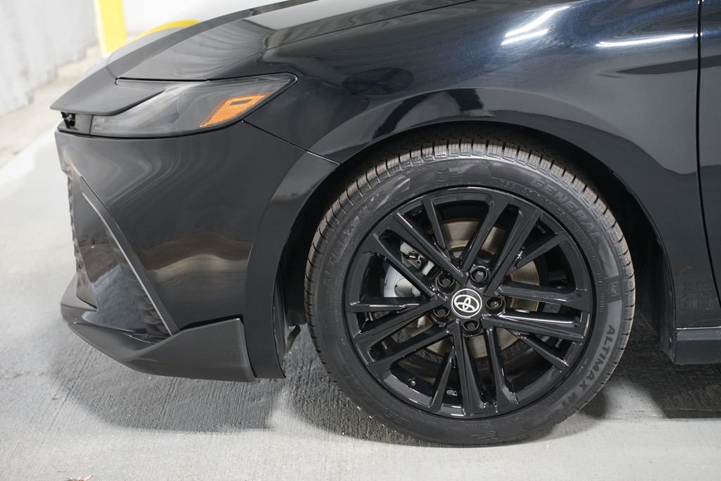 Certified 2025 Toyota Camry SE image 5