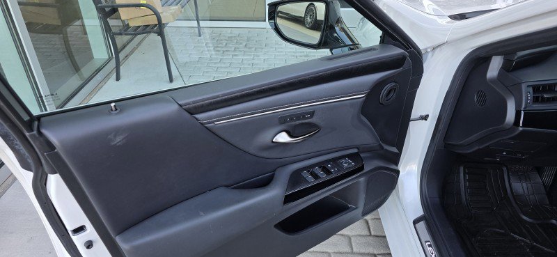 Used 2023 Lexus ES 350 w/ Premium Package image 12