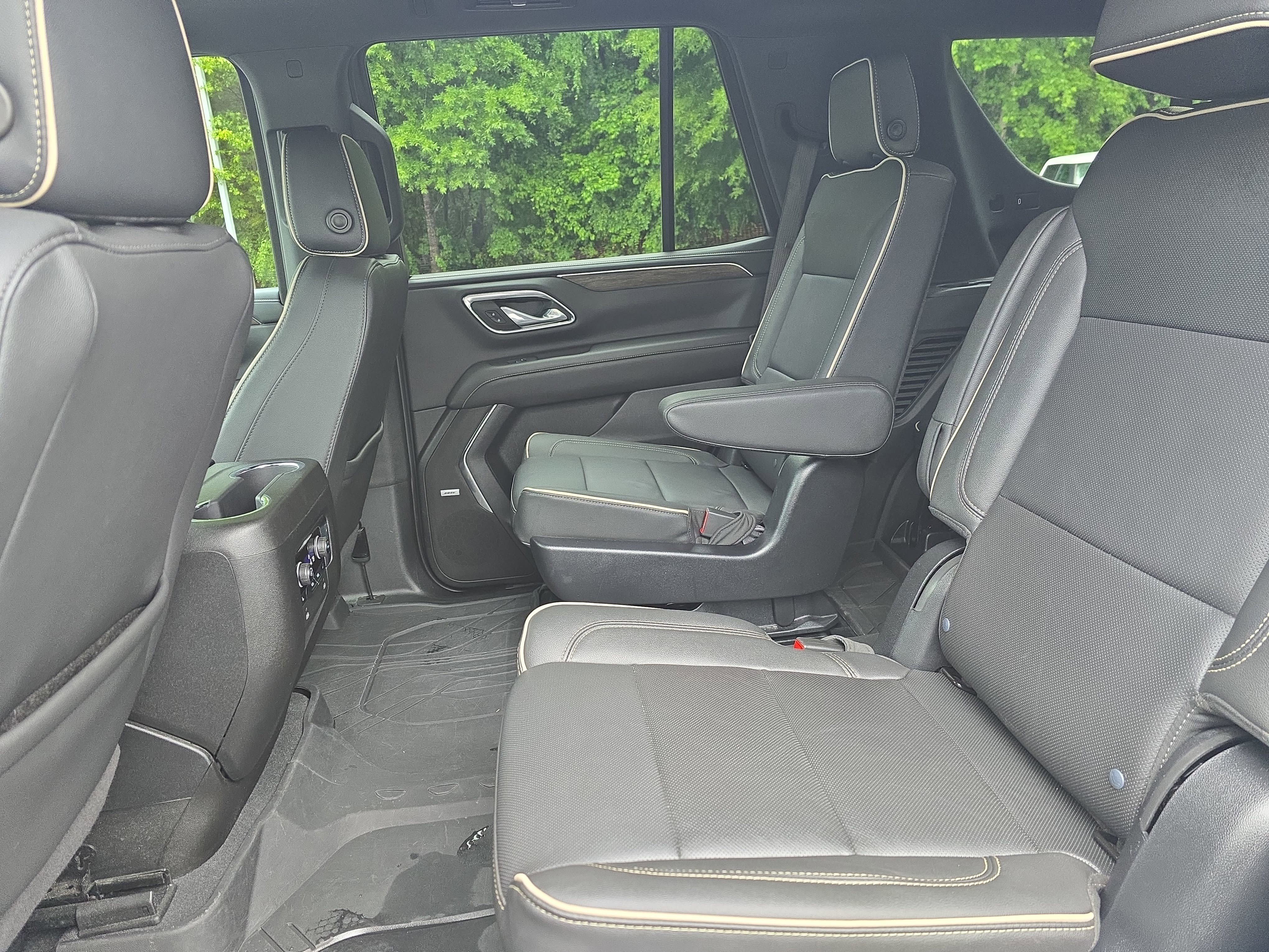 Used 2024 Chevrolet Tahoe Premier AWD/4WD image 15