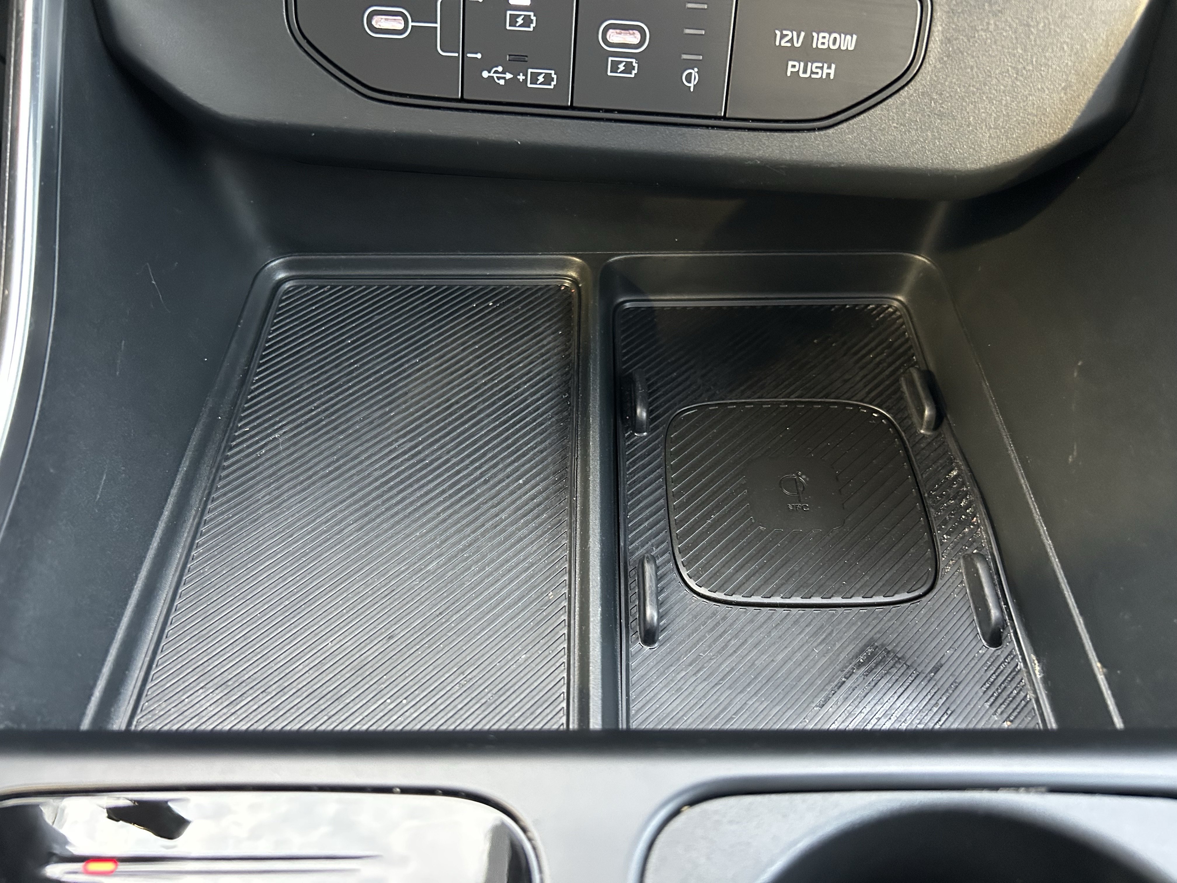 Used 2025 Kia Carnival SX w/ SX Dark Edition Package FWD image 36