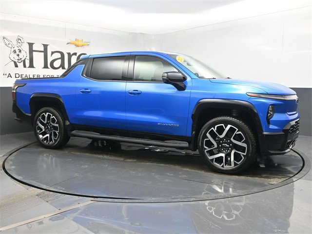 Certified 2025 Chevrolet Silverado EV RST image 6