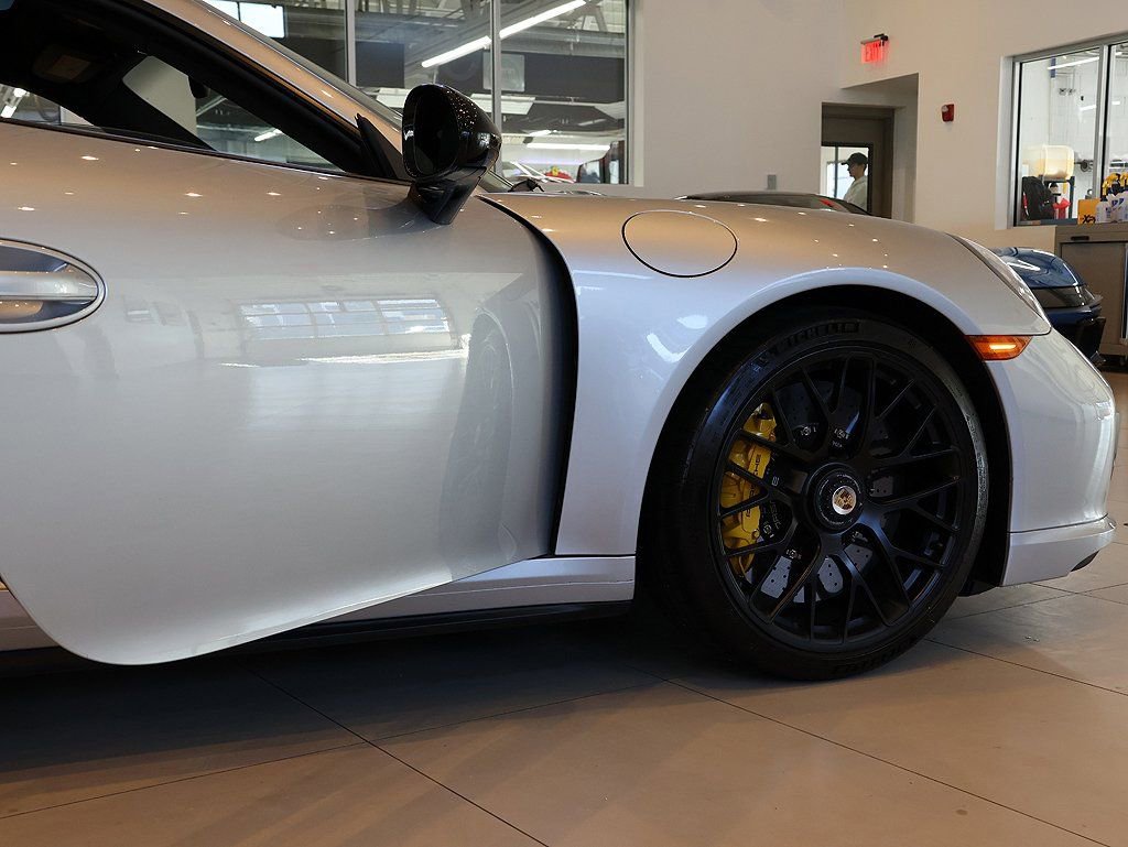 Used 2014 Porsche 911 Turbo S image 24