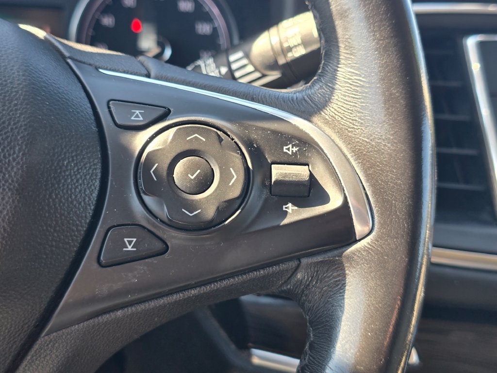 Used 2019 Buick Enclave Essence AWD/4WD image 30