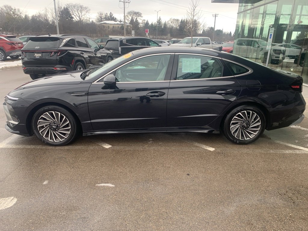 Certified 2025 Hyundai Sonata SEL image 2